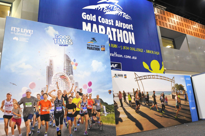 ゴールの瞬間をイメージしたポーズで撮れるフォトスポットには常にランナーがいる状態だった