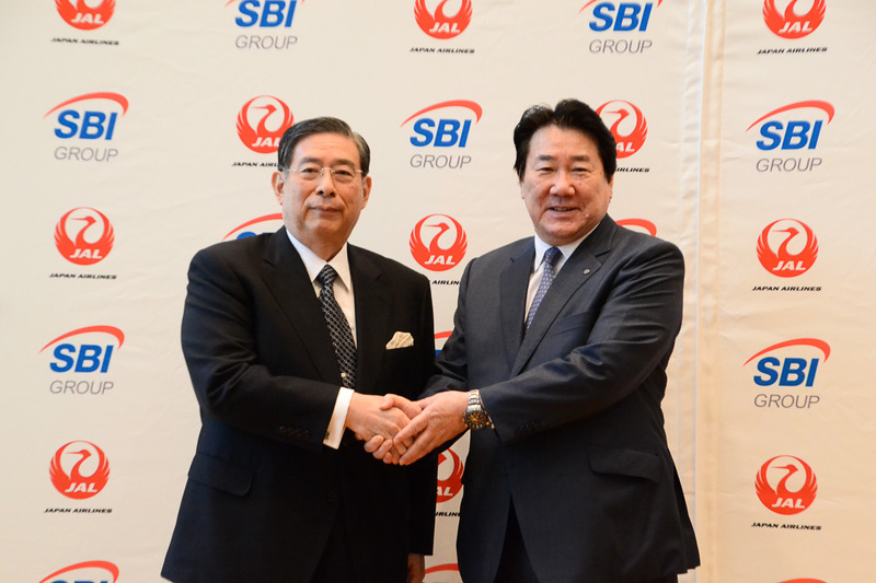 JALとSBIホールディングスは共同持株会社「JAL SBIフィンテック株式会社」を設立し共同事業を行なうことを発表した