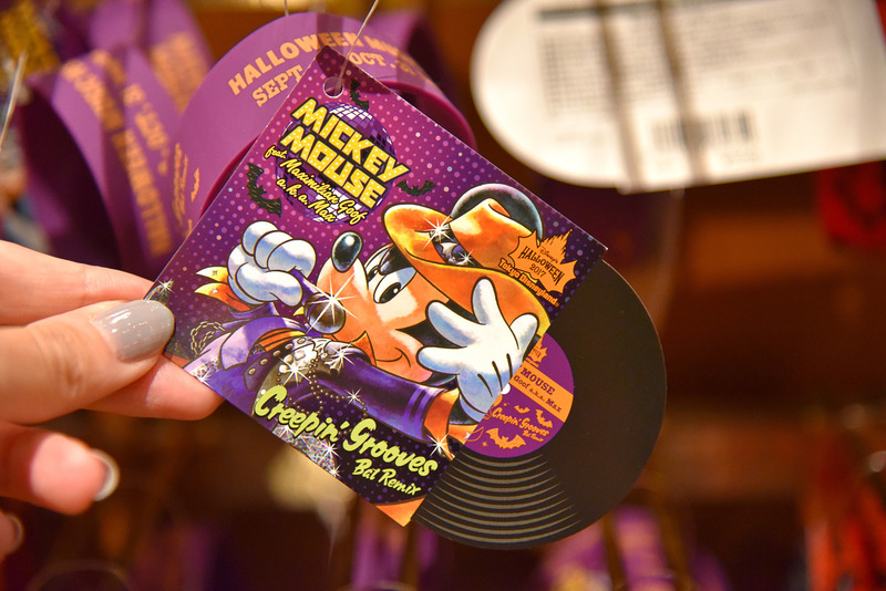 「リストバンド」は商品タグまでレコードデザイン