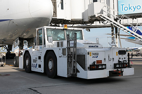 ANA GroundPowerUnit 1/200 トーイングカー GPU ANA GroundPowerUnit 1/200 トーイングカー GPU | 航空機