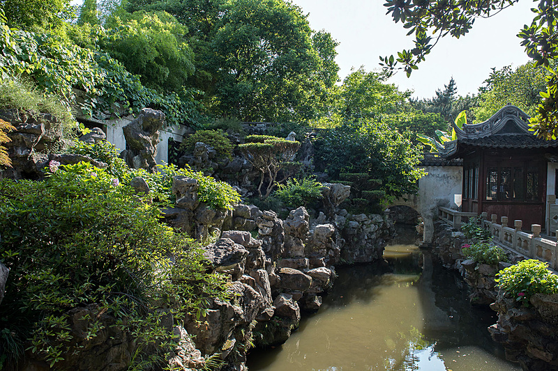 湖石假山を別角度から