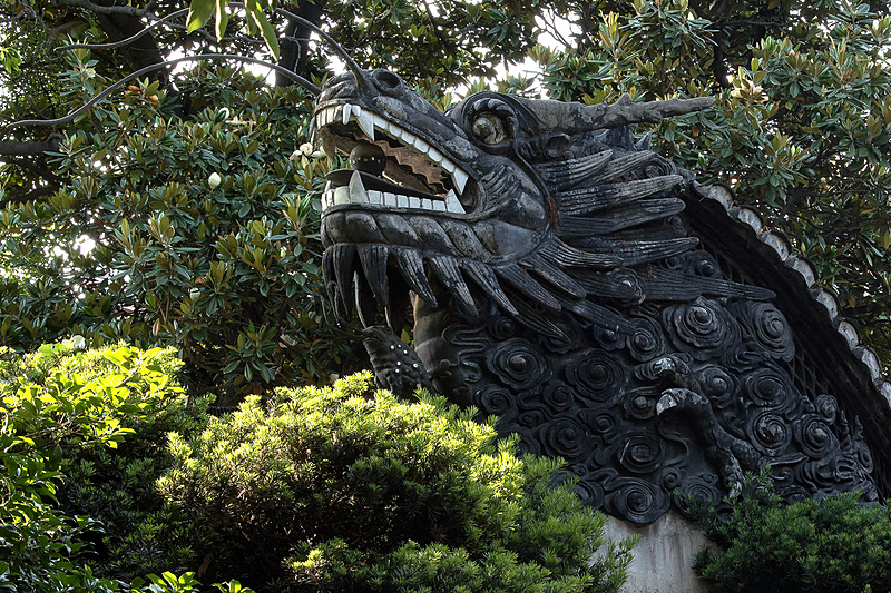 これが有名な「龍壁」