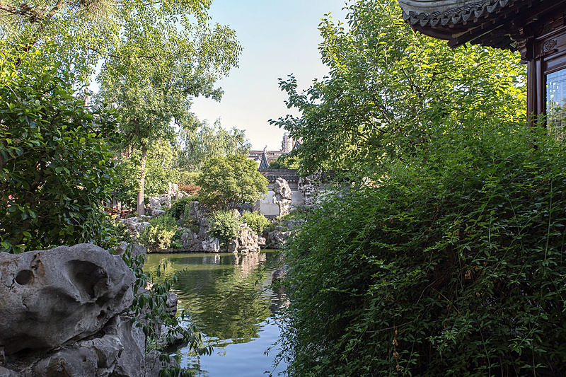 「老君殿」の辺りから見た「玉玲瓏」