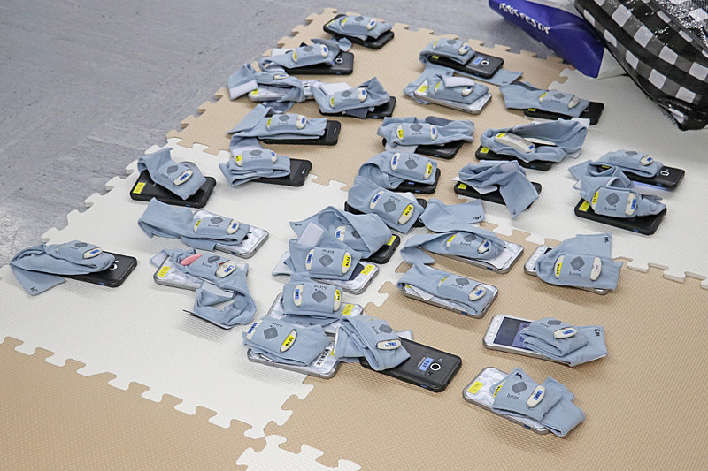 参加者からhitoeが返却され無事に検証が終了