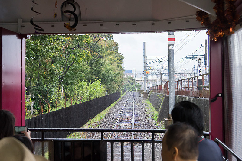 梅小路公園の横を往復する