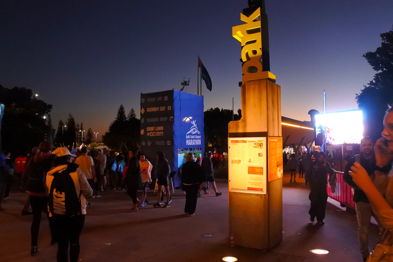 「第39回ゴールドコースト・マラソン」のスタート付近の会場の様子