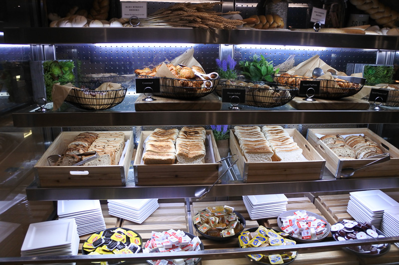 ブレッドも種類が豊富でトースト後にオーストラリア産蜂蜜をたっぷり染み込せて食べると絶品