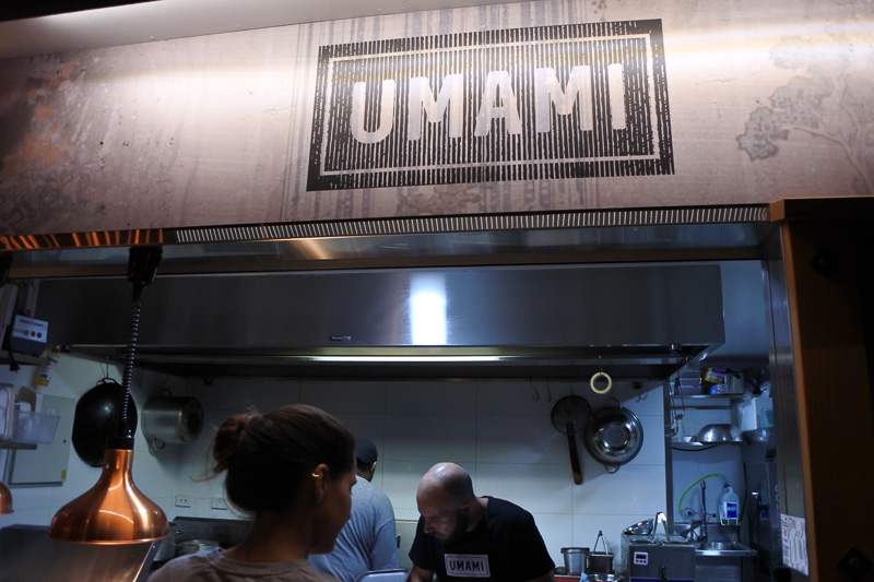 アジア料理店「UMAMI」