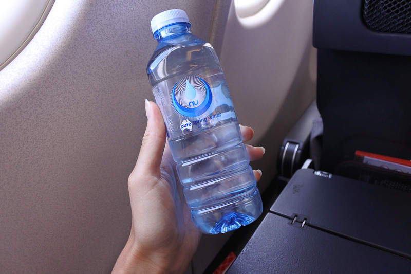 ミネラルウォーターも1本手渡された