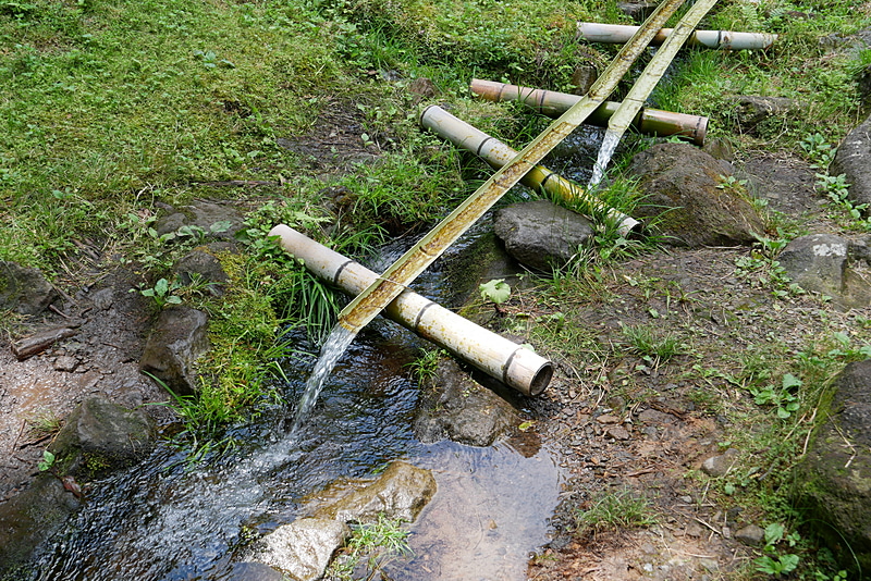 元滝より奥に進むと、伏流水の試飲施設も用意されている