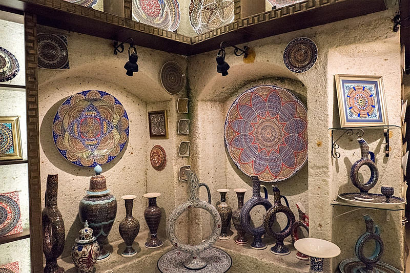 歴史の重みを感じさせる文様