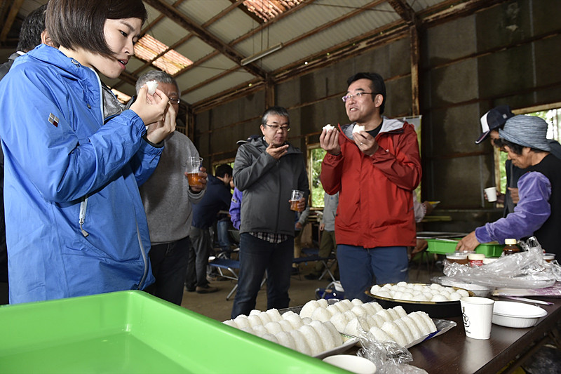 おにぎりは品種を3つ用意して、食べ比べができるようになっていた