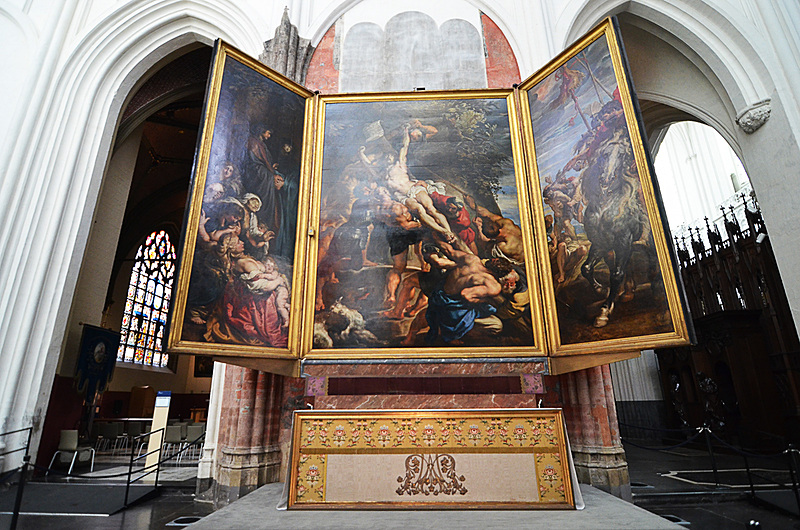 キリストが十字架に架けられようとしている「キリスト昇架」