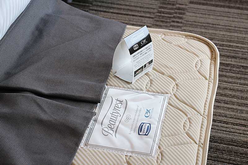 ベッドと枕はシモンズと共同開発したこだわりのもの