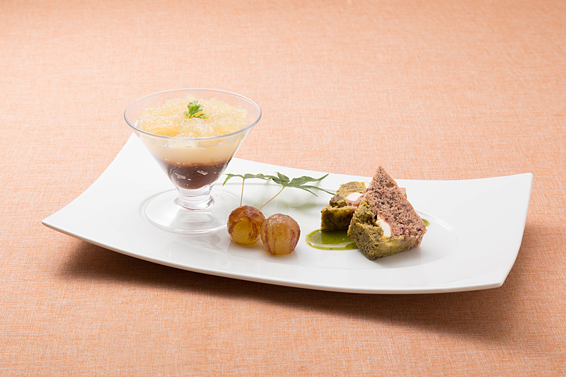 那須高原SA（上り）で販売する「ANANANとってもおいしいあんこ菓子」（450円）