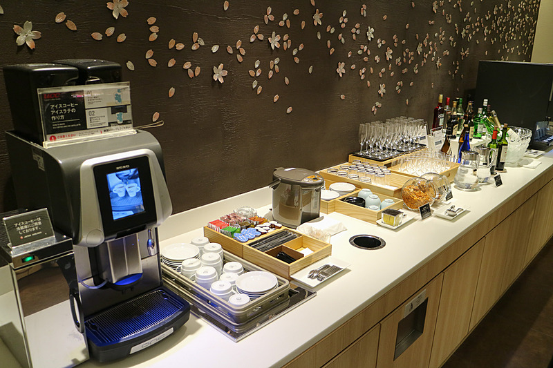 5階で用意されている軽食やドリンク