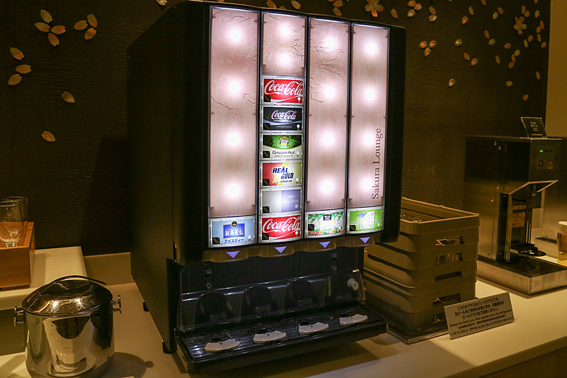 コーヒーやジュースなどのソフトドリンクも