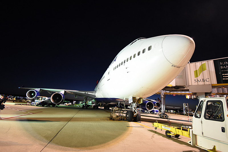 最後の出発を待つジャンボ