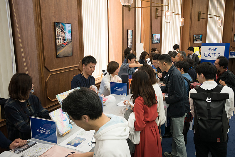 出資募集中のプロトタイプや製作途中のプロトタイプを展示して説明