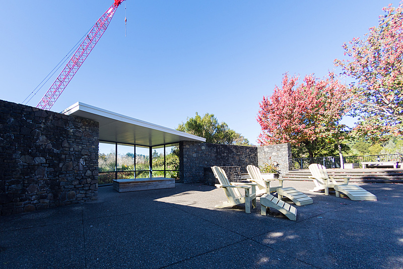 「Modernist Garden」と名付けられた20世紀のアメリカをテーマにした庭園。プールや花壇の湾曲は米西海岸をイメージしているという