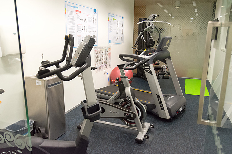 ジムやサウナなどの設備も