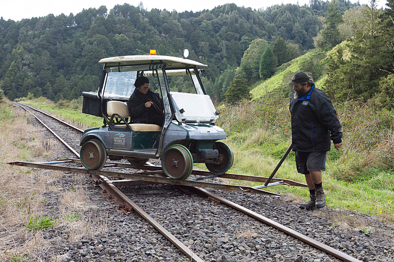 転車台に乗せて手動で回転