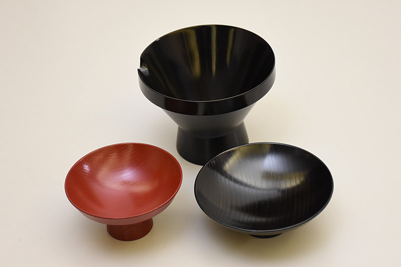 会見会場に用意してあった酒器「片口と杯セット」