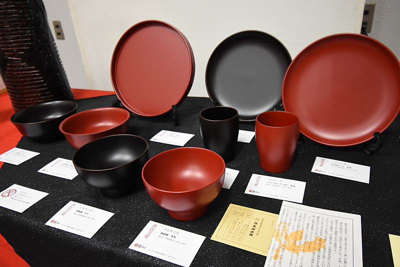 浄法寺塗りなど岩手県の漆器を紹介する企画展示