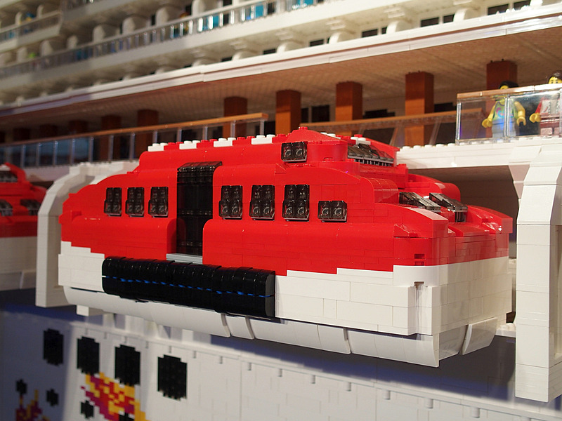 搭載するテンダーボート