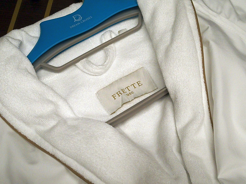バスローブはFRETTE