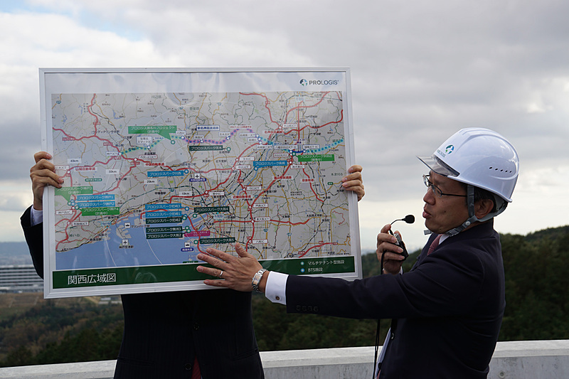 茨木市や物流事業者の担当者から物流センターの設置など沿線の開発が進んでいることが示された