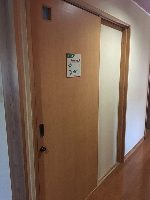 個室の休憩室。時間制の有料です