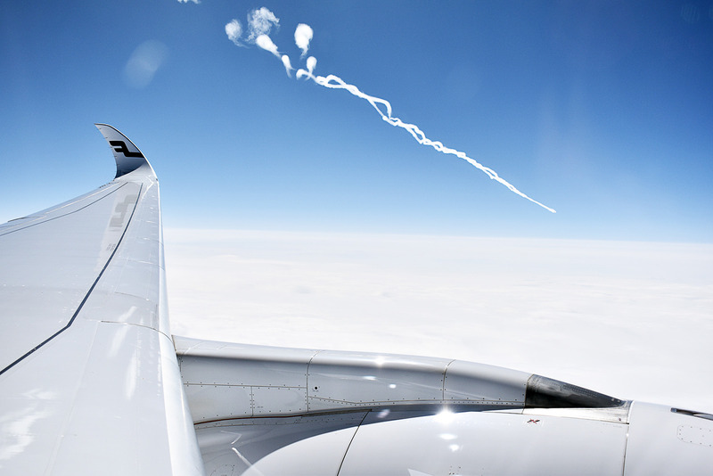 飛行機の中から見る飛行機雲！