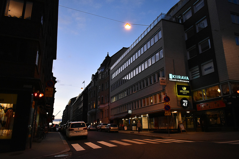 人通りが一気に少なくなります