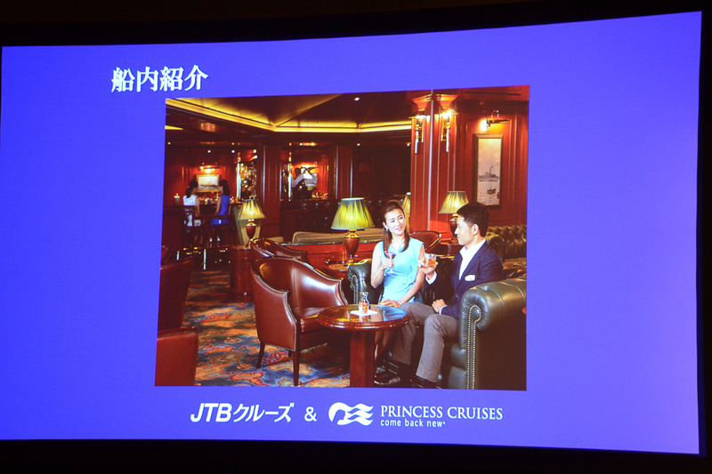 4ホール吹き抜けのアトリウムやバーやラウンジ