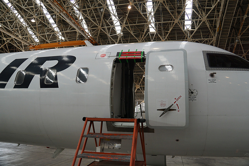 ボンバルディア CRJ200型機の外観