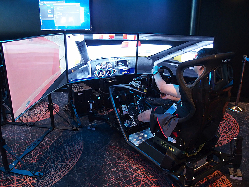 Vesaro Advanced Stage 9 Vesaro 195という超豪華なレースシミュレータデバイス