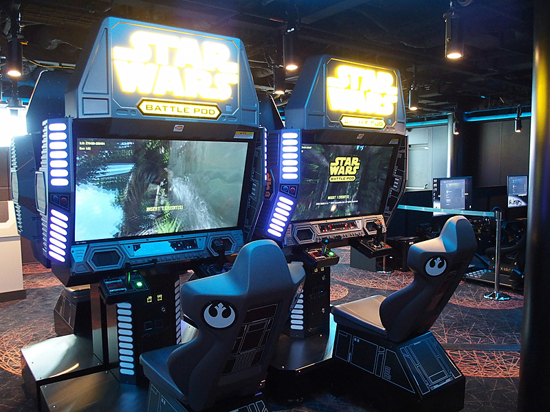 STARWARS Battle Pod/Flatscreen Editionは8台設置
