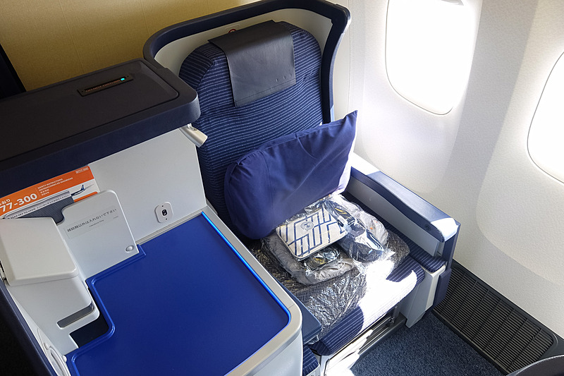 ANAのビジネスクラスシート「ANA BUSINESS STAGGERED」