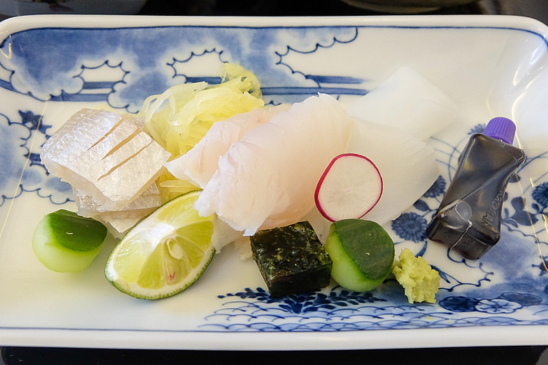 タイやハタ、イカのお造り