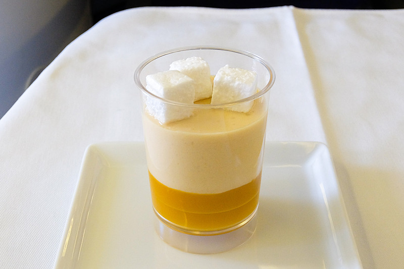 ピエール・エルメ氏監修のデザート「エモーション マホガニー」