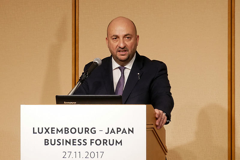 基調講演でルクセンブルクの現況を紹介する、ルクセンブルク 副首相兼経済大臣 エティエンヌ・シュナイダー氏