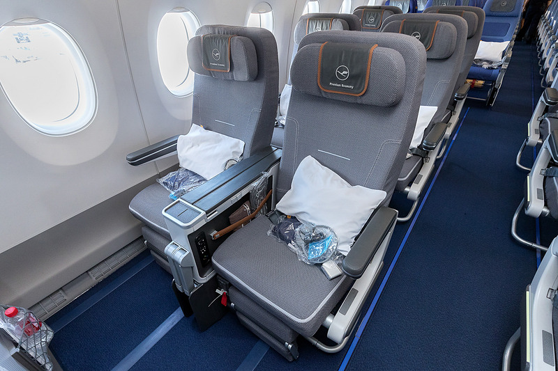 プレミアムエコノミークラスのシート