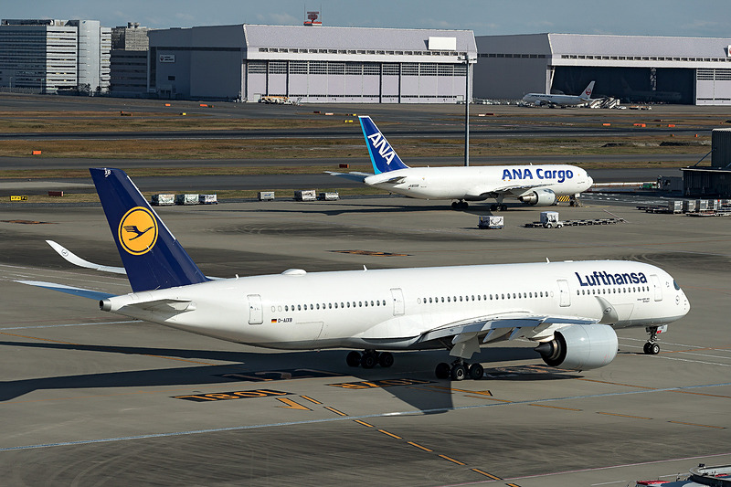 LH715便は12時44分にミュンヘンへ向けて出発した