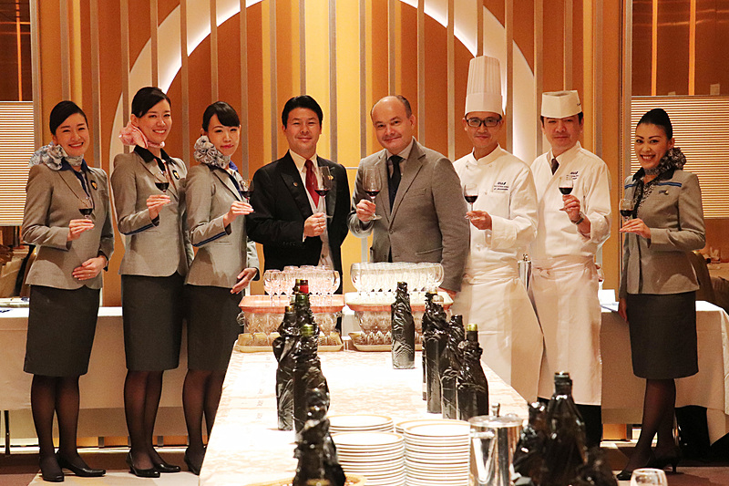 オリヴィエ・プーシエ氏や森覚氏をはじめとするANAの「ワインセレクション 2018」に参加したメンバー