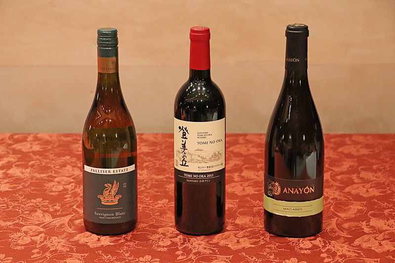 「Petalos Bierzo DO/Alvaro Palacios/SPAIN Castille Lèon」「サントリー登美の丘ワイナリー 登美の丘 赤/サントリー登美の丘ワイナリー/日本 山梨」「Anayón Macabeo/Grandes Vinos/SPAIN Cariñena」
