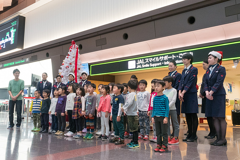 クリスマスソングを合唱