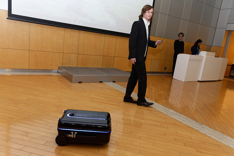 ユーザーを追いかけて移動する