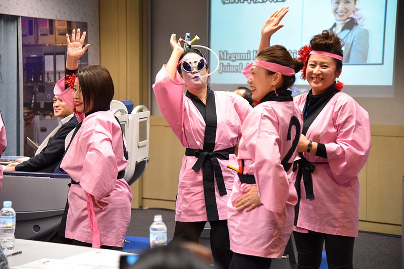 個人部門でも登場した応援団が再び会場をお祭りの渦に引き込む