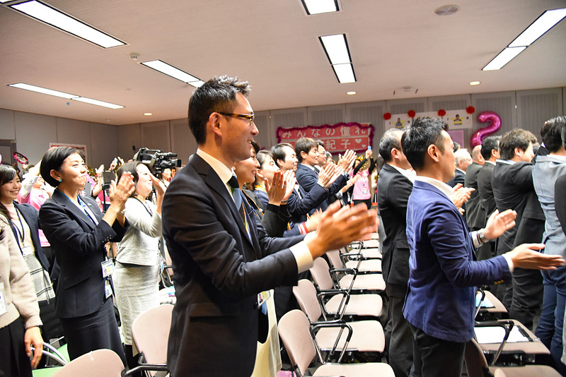 最後は全員で一本締め